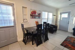 13 Pl Right - Renovated-APT-Downtown-Phoenix-Beautiful Patio - Phoenix - 7