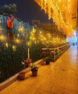The kashi palace inn ,Varanasi ! fully-Air-Conditioned hotel at prime location with Parking availability, near Kashi Vishwanath Temple, and Ganga ghat - Varanasi - 9