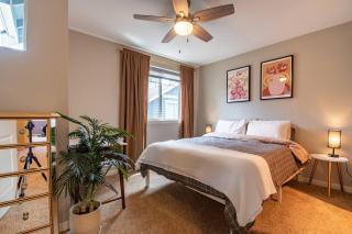 Three Bedroom Townhouse Downtown with Private Backyard - Seattle - 0