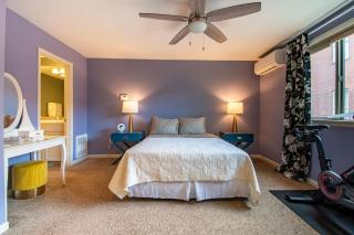 Three Bedroom Townhouse Downtown with Private Backyard - Seattle - 9