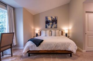 Heart of Capitol Hill Townhouse with Parking and Central Air - Seattle - 5