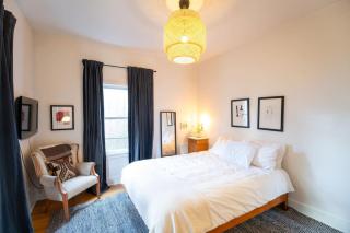 Private 2 Bedroom Bungalow with Wi-Fi and Full Kitchen - Seattle - 7