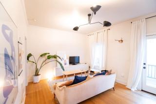 Private 2 Bedroom Bungalow with Wi-Fi and Full Kitchen - Seattle - 6