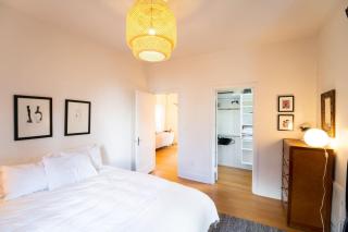 Private 2 Bedroom Bungalow with Wi-Fi and Full Kitchen - Seattle - 4