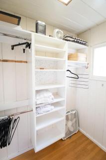 Private 2 Bedroom Bungalow with Wi-Fi and Full Kitchen - Seattle - 2