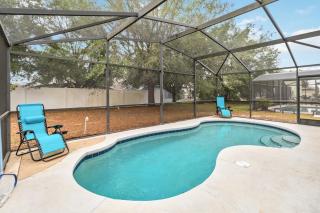 5-4 Pool Home Located In Sunset Ridge Community! - 5