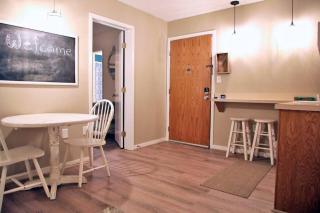 Ski In Ski Out - Sleeps 6 - Bring the family! - Mancelona - 2