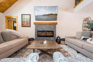 Rockwell: New w/ Dock Slip, Hot Tub, Lake Access, Dog Friendly - 1