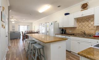 Stunning and Spacious 5 BR Condo- With Ocean Views and more! Cherry Grove Villas 402 - Myrtle Beach - 2