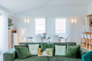 RARE! 120m ROOFTOP 5-minute walk to downtown - 1