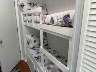 Beachy Keen Seaside Villa Near Coligny with Bikes! - Hilton Head Island - 6