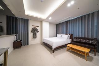 Bluebird Hotel - Incheon - 1