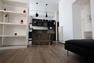 Sunrise Waterfront - Central Apartment with Sea View Balcony - Molfetta - Molfetta - 6