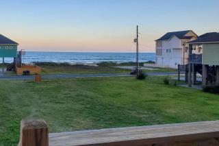 Modern Crystal Beach Escape - 225 Feet to Shore! - Crystal Beach - 0