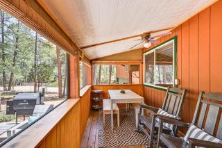 Forest Views and Fire Pit Cozy Pine Cabin - Pine - 9
