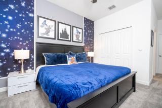 Stunning Lake Front Pool Movie room Themed 2997 - Kissimmee - 4