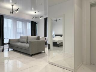 Koya Tower by the Lake Apartments - Mamaia - 0
