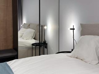 Koya Tower by the Lake Apartments - Mamaia - 3