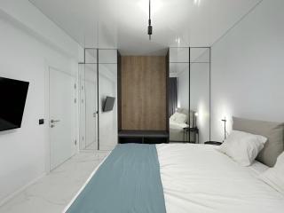 Koya Tower by the Lake Apartments - Mamaia - 1