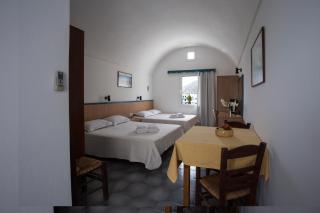Budget studios 50m from the beach and Perissa center - Perissa - 2