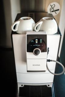 Hausboot Püntenel - stationär - Traumhafte Ferienwohnung AUF dem Wasser - 1