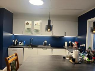 Arendalsuka - Fin enebolig, sentralt og sjønært,gratis parkering 4 rom 3 bad 2 stuer - 3