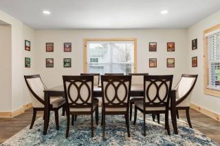 Pondview 4BR Cabin-Walk to Caverns, Hot Tub, Wi-Fi - Luray - 3