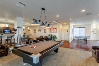 Relaxing 3BR Apartment With Pool & Wifi - Greeley - 9