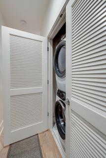 Luxury Townhouse + Rooftop Deck + 1 1 mi Downtown - 5