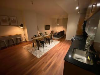 Spacious Waterfront Flat in Downtown Seattle - 7