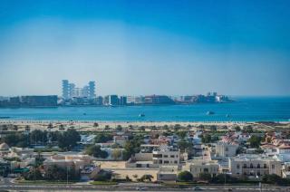 Specious cosy bedroom in Al Sufouh - 4