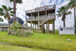 Walk to Beaches Galveston Home with Rooftop Deck - Galveston - 9
