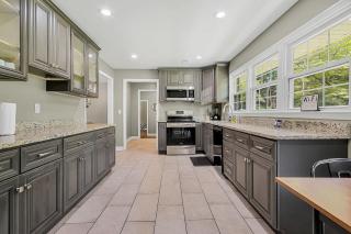 2 Units, Near Dwtn - American Oasis - 9