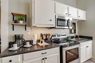 Mins from Downtown & Dining, Dauphin Darling 2 - Mobile - 7