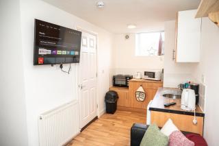 BV Homely Cozy Studio Apt Free Parking 10 Mins From Town Centre - Huddersfield - 9