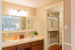 Centrally Located - The Delightful Doubles - Unit C - Columbus - 3