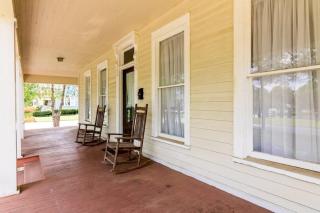 Wrap-Around Porch Uptown Stay-Pets Welcome! - Columbus - 2
