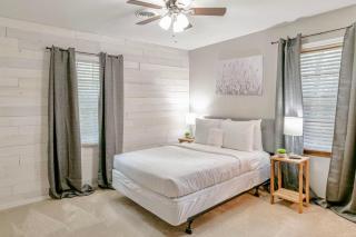Wonderstruck on Wendover- 20 Mins to Downtown - Mobile - 7