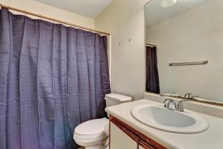 Fenced Yard Family Friendly Laurelwood Lodging - Savannah - 4