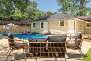 Fenced Yard & Patio Ventura Vista Retreat - Columbus - 8