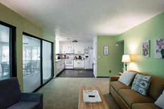 Near Hospital & Dining- Merry on Moorcroft - 7