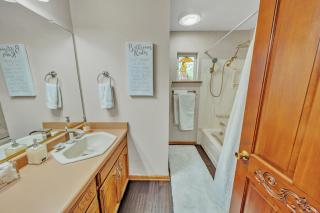 NEW! Huge Game Room, Hikeable, Red Rock View, Fireplace, Ping Pong, Yoga, Golf Course, Pickle Ball! - 1