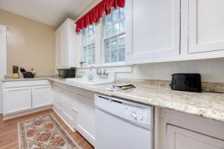 Cozy Midtown Nook- 5mins to Lake Bottom Park, 10mins to Downtown! - Columbus - 8