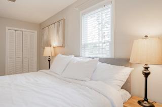 Fenced Yard 10 Mins to Lake Murray - 4