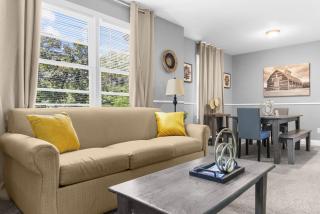 Near Hospital&Dining-Beds on Broadmoor- Both Units - Birmingham - 0