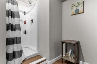 Near Hospital&Dining-Beds on Broadmoor- Both Units - Birmingham - 3