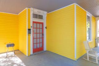 The Sunny Southern Manse Front Walk Downtown - Columbus - 3