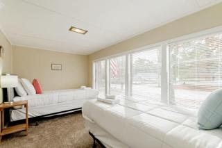 Adorable on Taylor-15 mins to Downtown--- Front Unit - 3