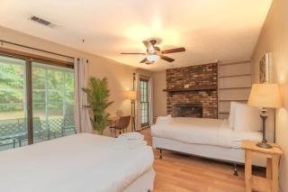 Family-Friendly Near Benning The Crimson Ranch - Columbus - 9