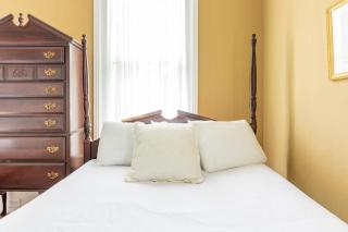 Bumblebee Mansion w Tiny Home Historic Modern - Columbus - 1